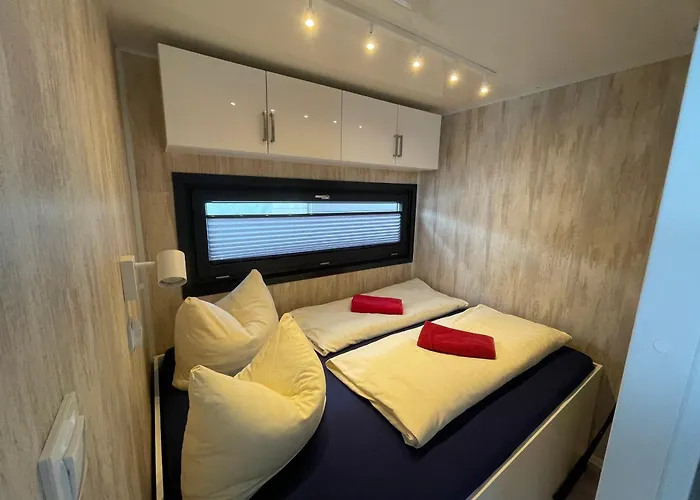 Hausboot Saale-unstrut 보트호텔